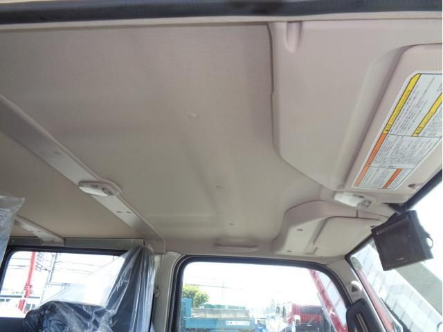 MITSUBISHI CANTER 2024