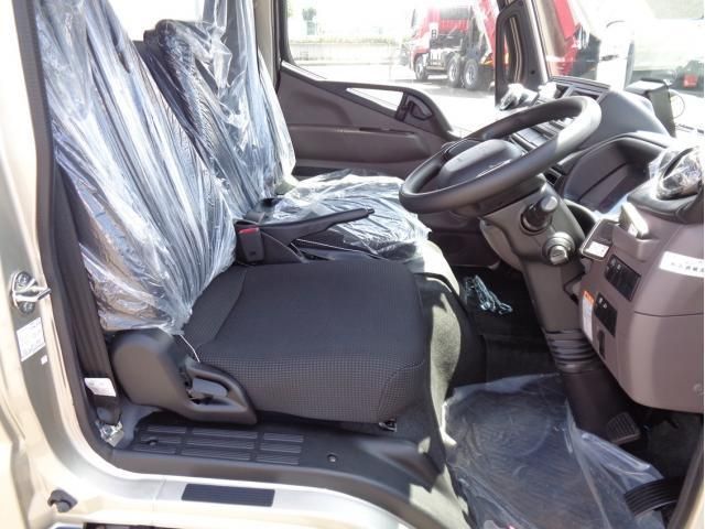 MITSUBISHI CANTER 2024