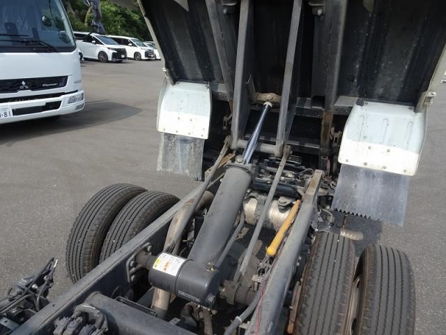 MITSUBISHI CANTER 2023