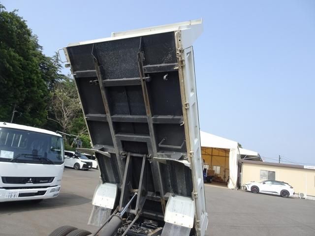 MITSUBISHI CANTER 2023