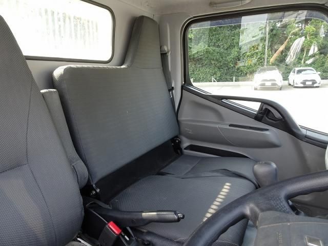 MITSUBISHI CANTER 2023