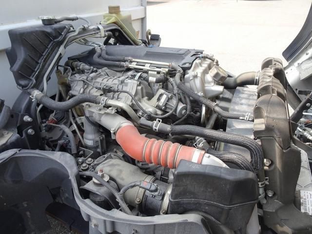 MITSUBISHI CANTER 2023