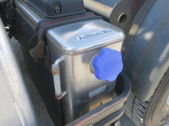 NISSAN DIESEL Quon 2018