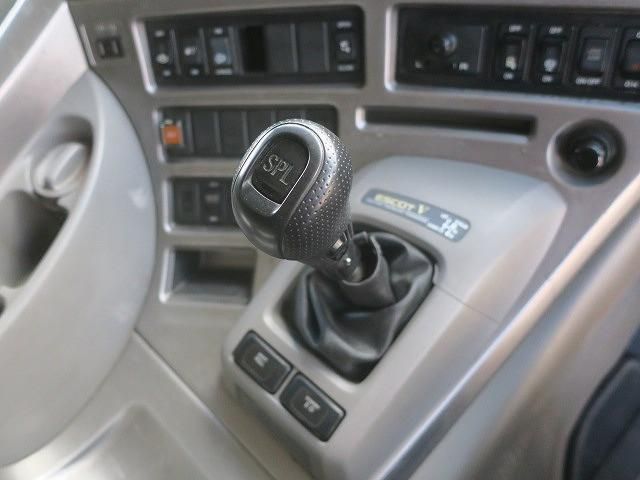 NISSAN DIESEL Quon 2018