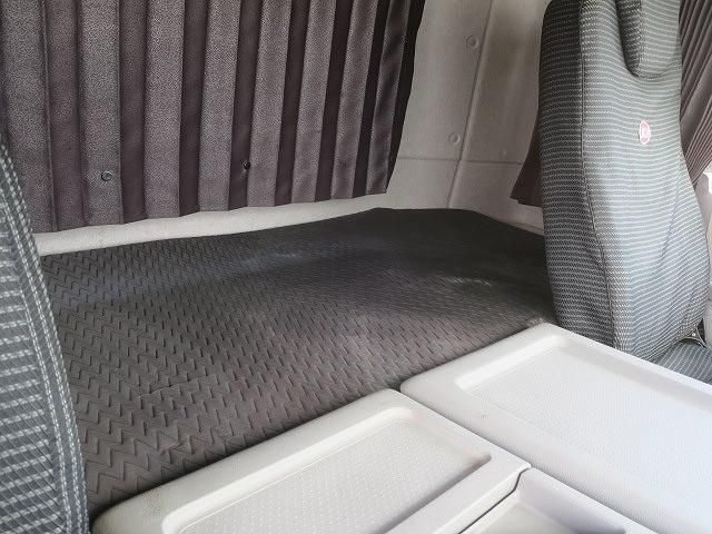 NISSAN DIESEL Quon 2018