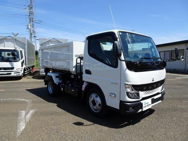 MITSUBISHI CANTER 2024