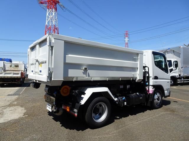 MITSUBISHI CANTER 2024