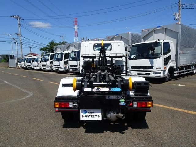 MITSUBISHI CANTER 2024