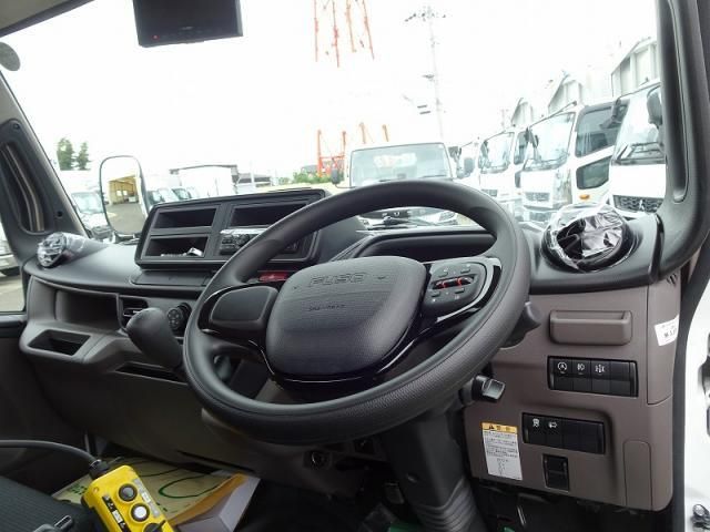 MITSUBISHI CANTER 2024
