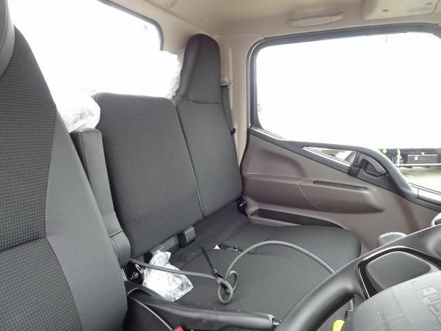 MITSUBISHI CANTER 2024