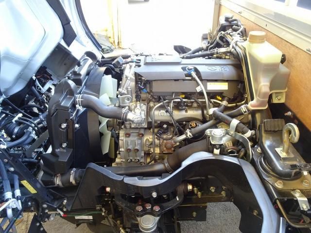 MITSUBISHI CANTER 2023