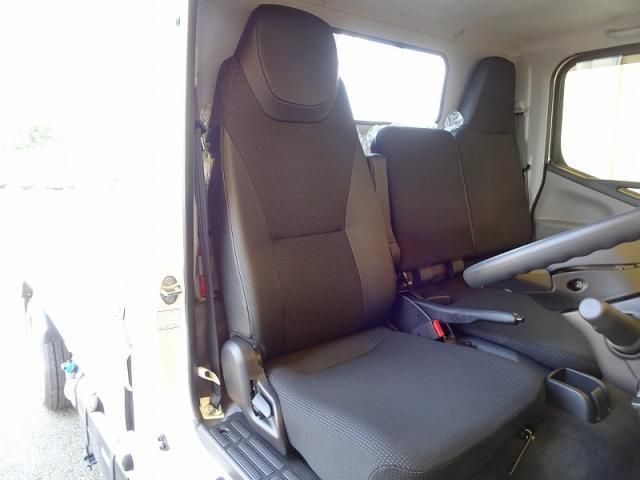 MITSUBISHI CANTER 2023