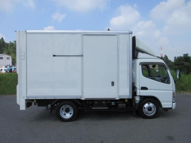 MITSUBISHI CANTER 2005