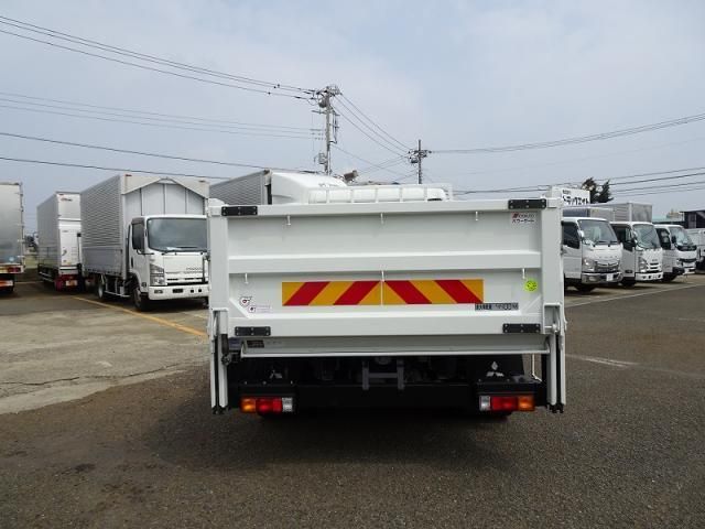MITSUBISHI CANTER 2021
