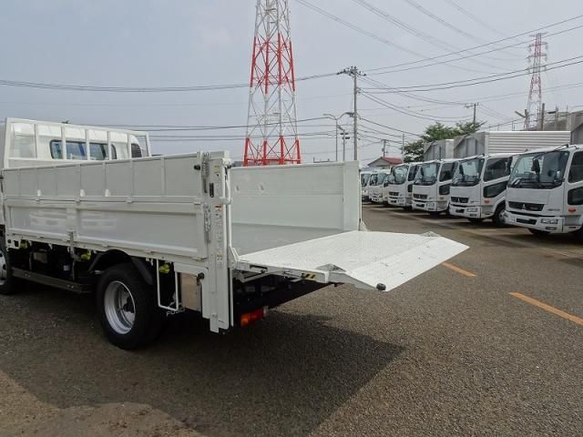 MITSUBISHI CANTER 2021
