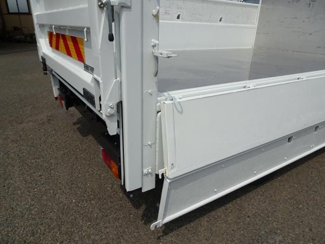 MITSUBISHI CANTER 2021