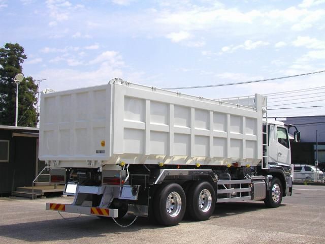 MITSUBISHI FUSOU SUPER GREAT 2025