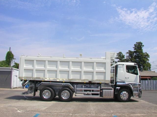 MITSUBISHI FUSOU SUPER GREAT 2025