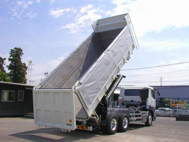 MITSUBISHI FUSOU SUPER GREAT 2025