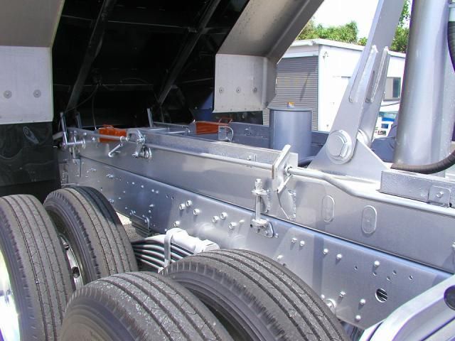 MITSUBISHI FUSOU SUPER GREAT 2025