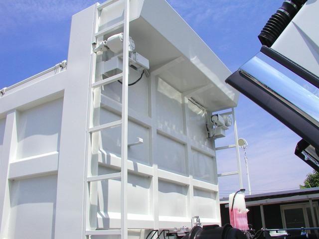 MITSUBISHI FUSOU SUPER GREAT 2025