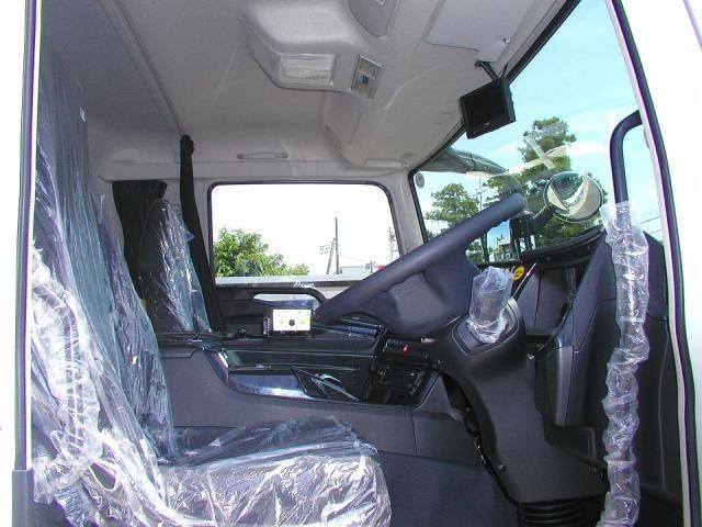 MITSUBISHI FUSOU SUPER GREAT 2025