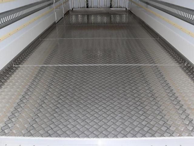 MITSUBISHI FUSOU FIGHTER 2025