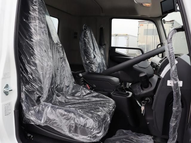 MITSUBISHI FUSOU FIGHTER 2025