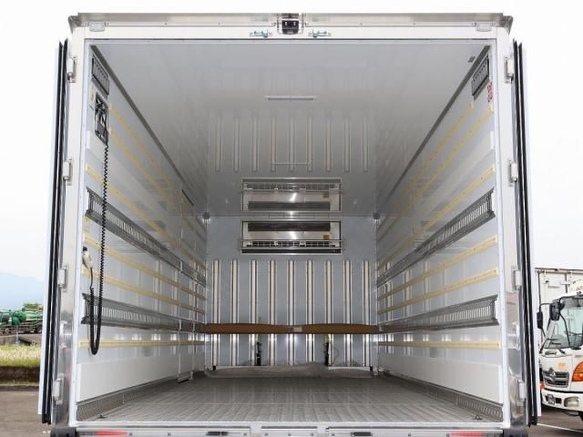 MITSUBISHI FUSOU FIGHTER 2025