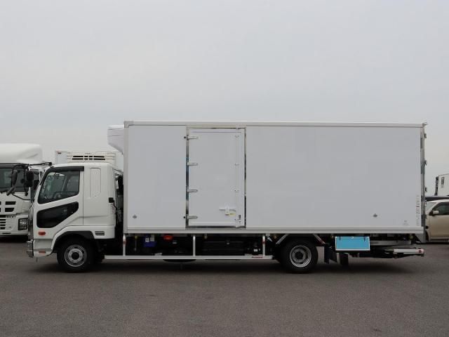 MITSUBISHI FUSOU FIGHTER 2025