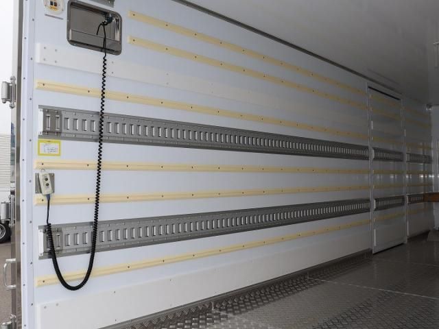 MITSUBISHI FUSOU FIGHTER 2025