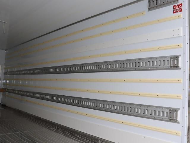 MITSUBISHI FUSOU FIGHTER 2025