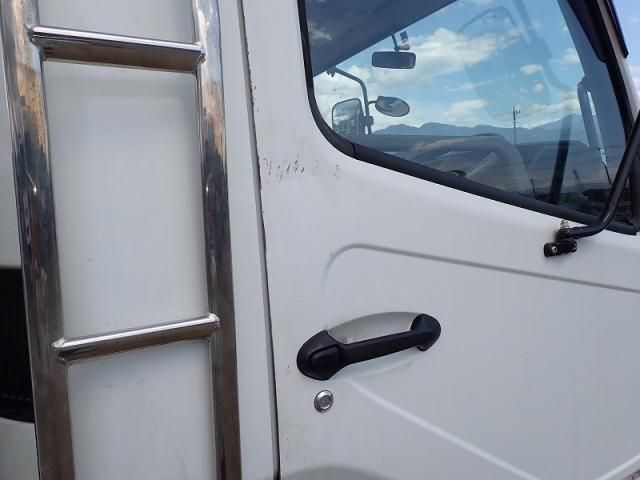 MITSUBISHI FUSOU FIGHTER 2015