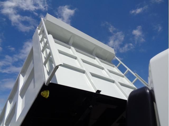 MITSUBISHI FUSOU FIGHTER 2024