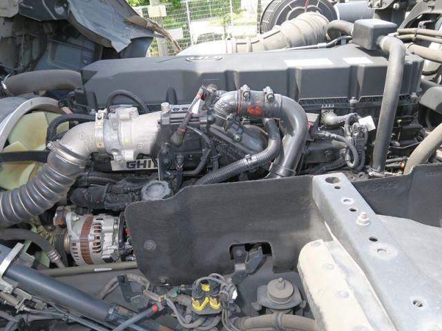 NISSAN DIESEL Quon 2021