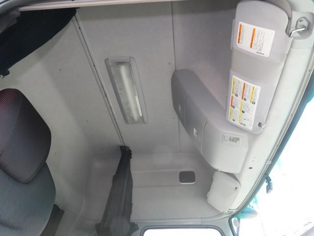 NISSAN DIESEL Quon 2021