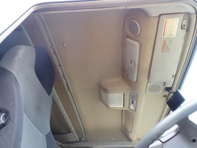 MITSUBISHI FUSOU SUPER GREAT 2015