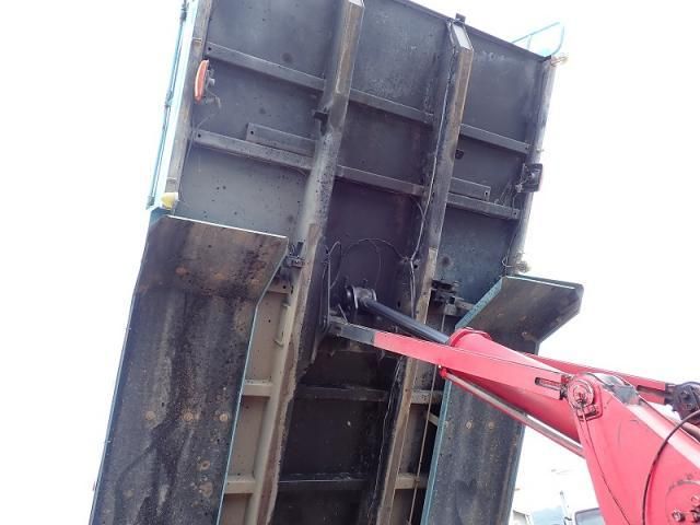 MITSUBISHI FUSOU SUPER GREAT 2015