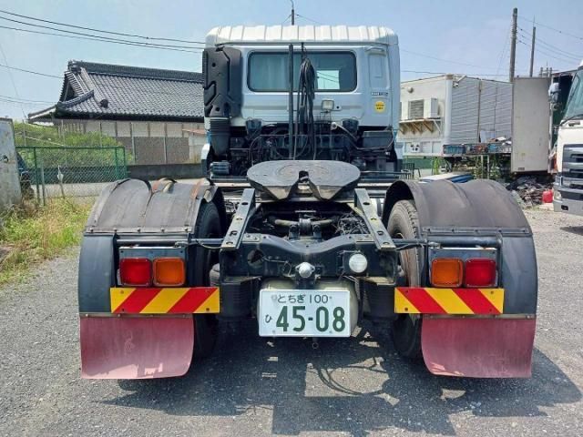 NISSAN DIESEL Quon 2011