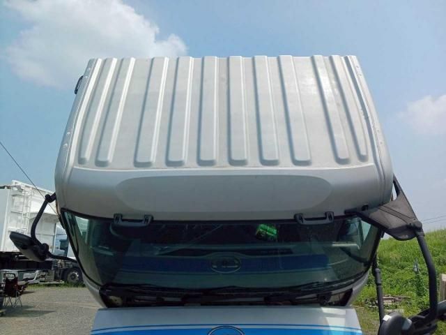 NISSAN DIESEL Quon 2011