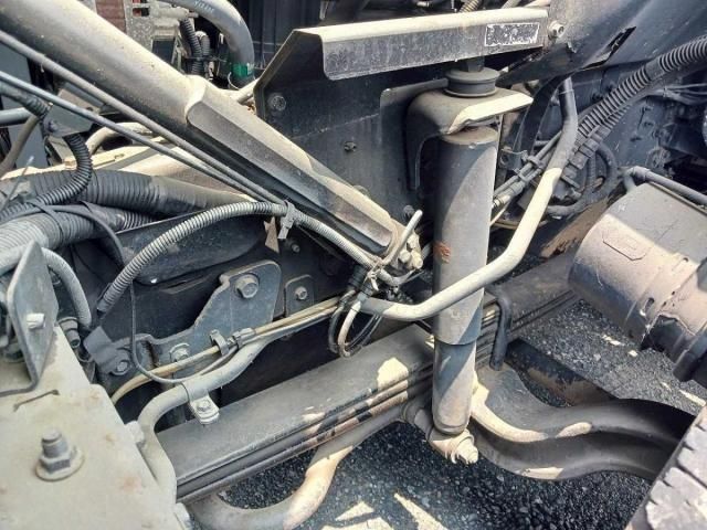 NISSAN DIESEL Quon 2011