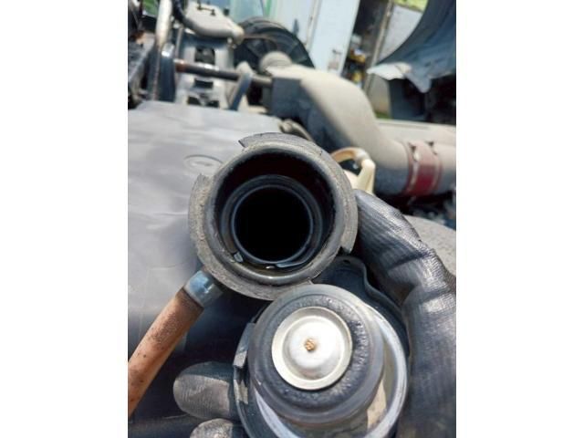 NISSAN DIESEL Quon 2011