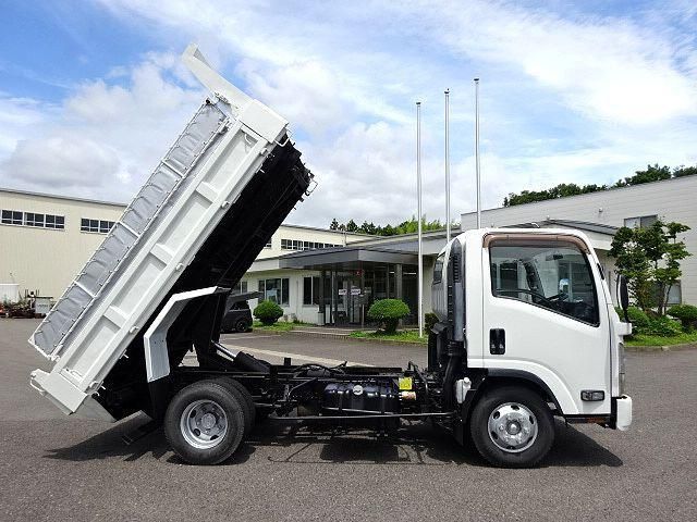 ISUZU ELF 2013