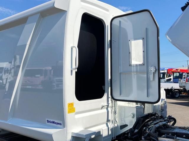 MITSUBISHI FUSOU FIGHTER 2025