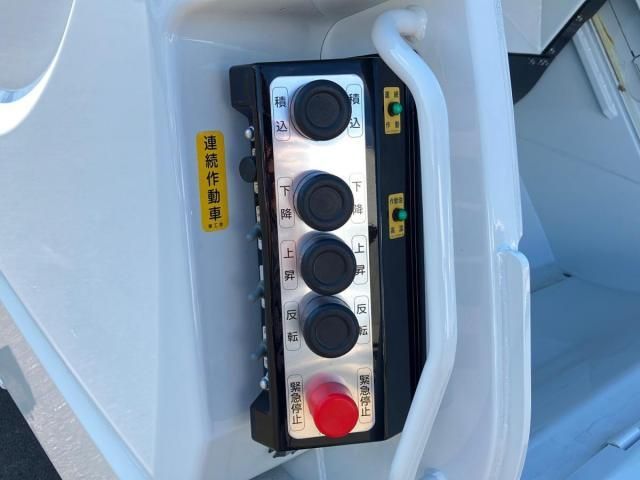 MITSUBISHI FUSOU FIGHTER 2025