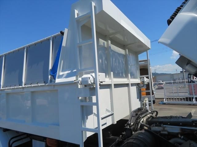 MITSUBISHI FUSOU FIGHTER 2024