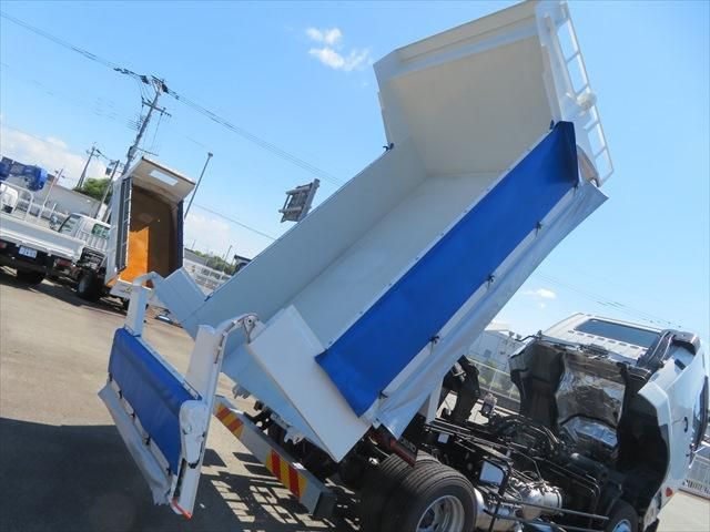 MITSUBISHI FUSOU FIGHTER 2024