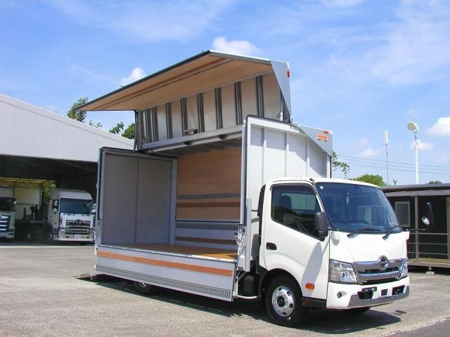 HINO DUTRO 2024