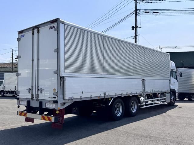 NISSAN DIESEL Quon 2020