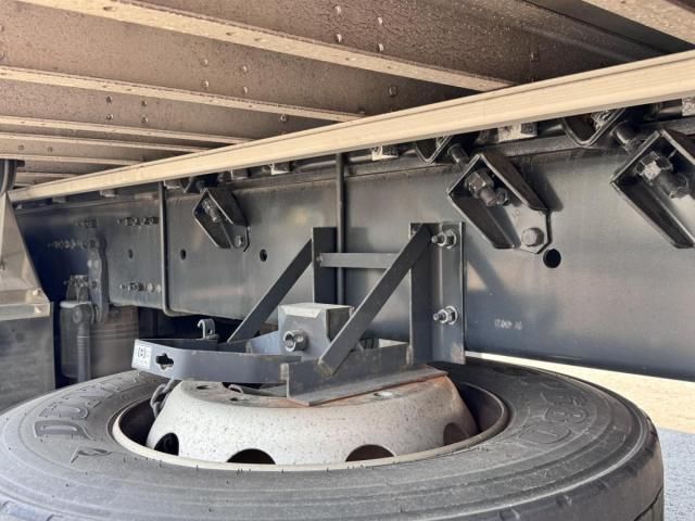 NISSAN DIESEL Quon 2020